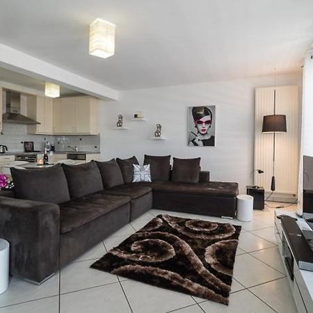 Luxury Penthouse Apartment With 3 Balconies -2 Bedrooms -Petrus View & Parking Luxembourg Bagian luar foto