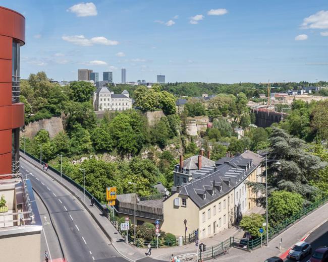 Luxury Penthouse Apartment With 3 Balconies -2 Bedrooms -Petrus View & Parking Luxembourg Bagian luar foto