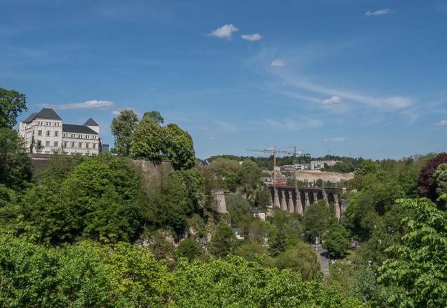 Luxury Penthouse Apartment With 3 Balconies -2 Bedrooms -Petrus View & Parking Luxembourg Bagian luar foto